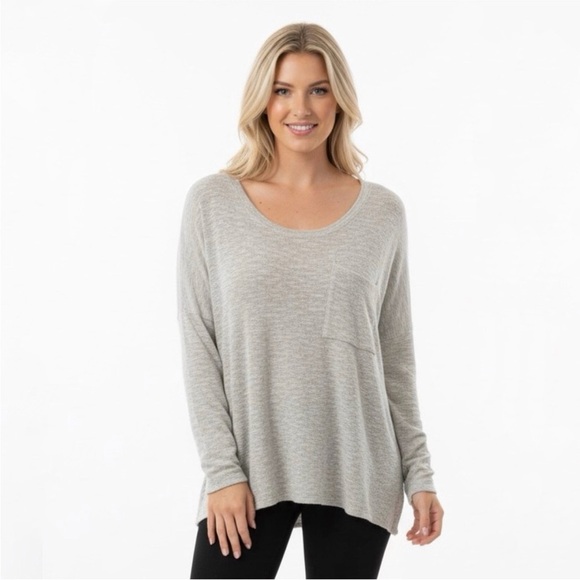 Umgee small sweater - Picture 1 of 6